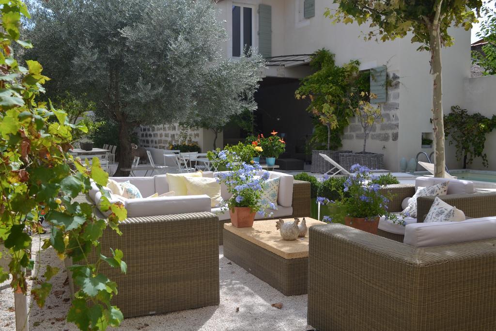 Mas A L'improviste Bed & Breakfast Maillane